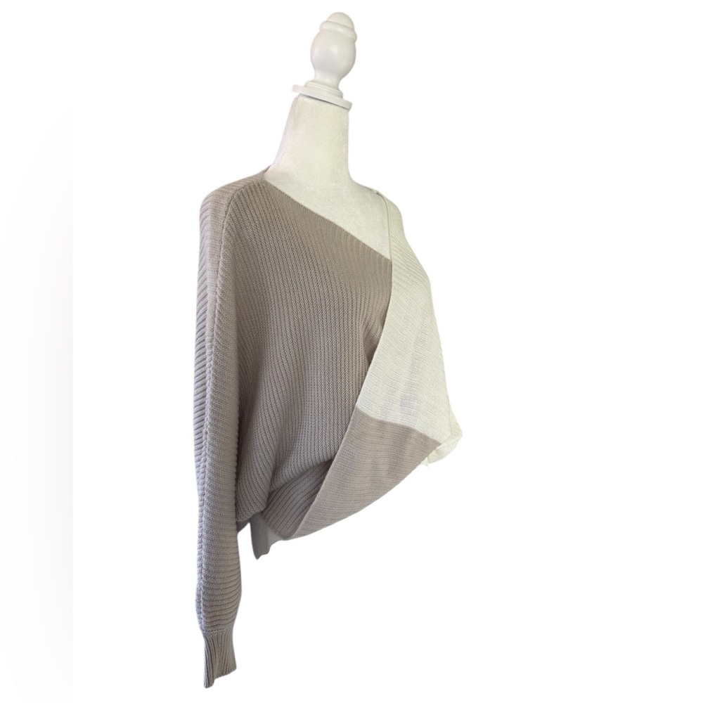 Takura Colorblock Sweater - Picture 3 of 6
